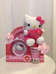 Cena: 2700 din Sadrži: set za hranjenje, plišanu Hello Kitty i šnalice za kosu Hello Kitty